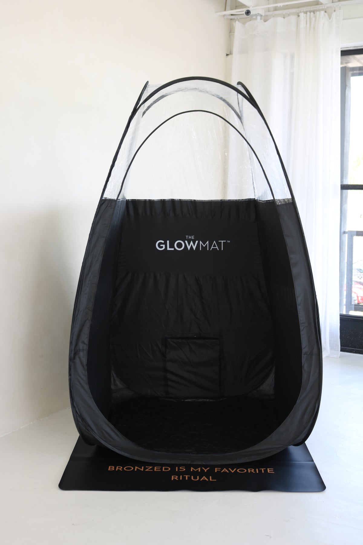 Custom spray tan mat